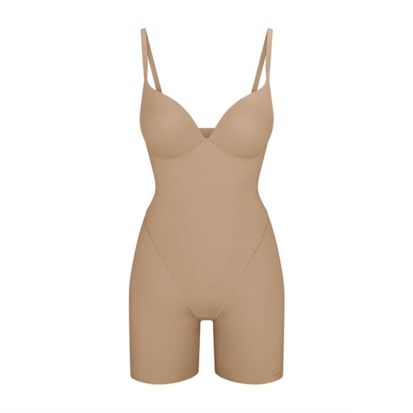 Skims Ultimate Body Push-Up Butt Enhancing Padded Mid-Thigh Bodysuit - Picture 8 of 13